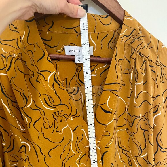 Amour Vert Kaya Wild Horses Silk Blouse - XS - Picture 7 of 8